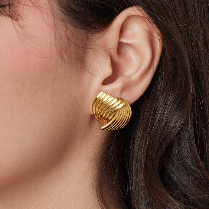 Wave Studs