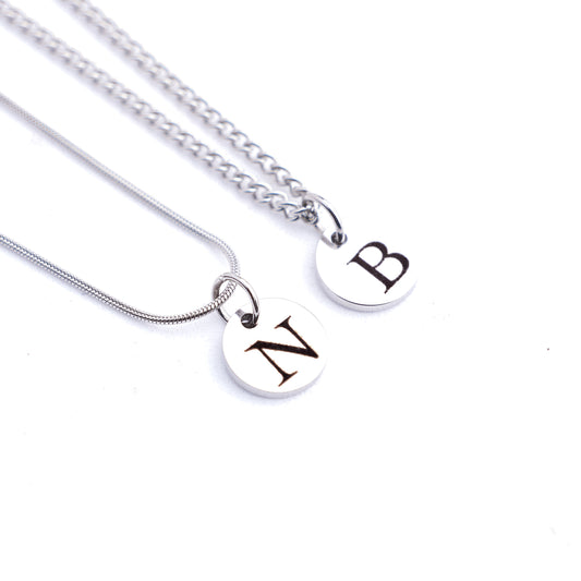 2 Collares grabados con iniciales Plata