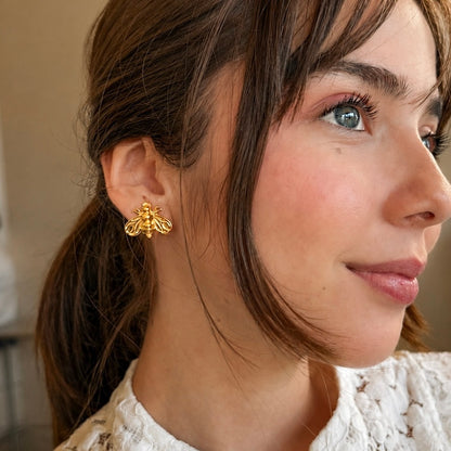 Aretes Bee