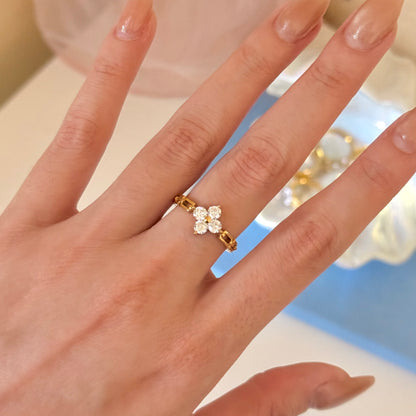 Anillo Clover
