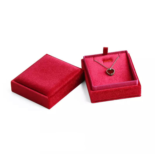 Cajita para collar cuadrara Roja